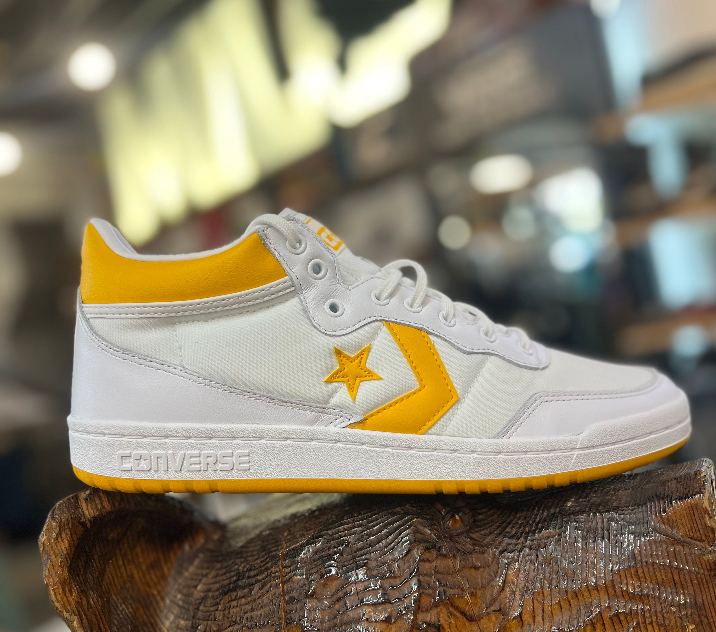 Converse pale yellow best sale